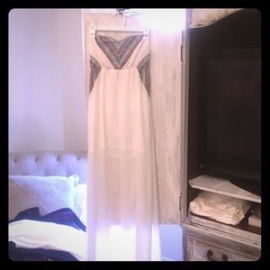 White sleeveless maxi